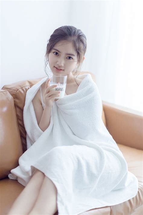 私服美女传奇——一场美与热血交织的传奇盛宴-缩略图